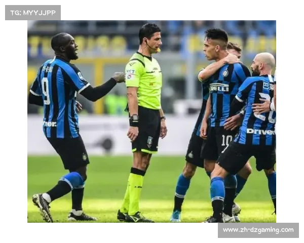 球员里夫斯被驱逐，山猫主帅炮轰裁判遭禁赛处罚